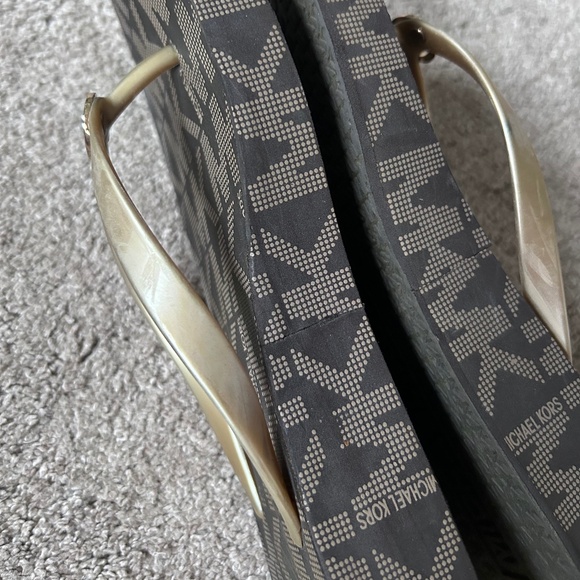 🔸Michael Kors Platform Flip Flops - Picture 3 of 12
